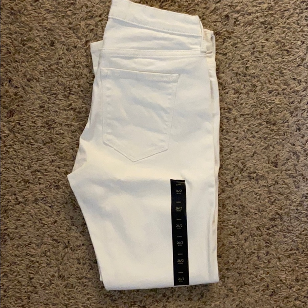 White skinny jeans